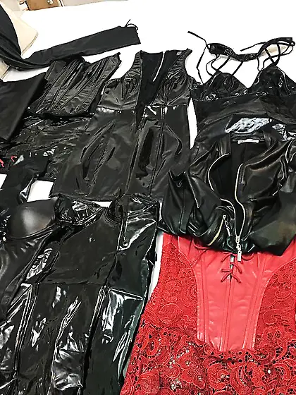 Bisexual vibrator squirt