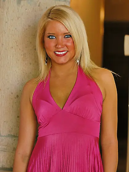 Jocalynn George gets rid of her sexy pink dress and slides her f