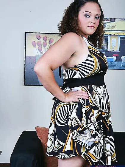 Guy holds babe???s Ruby Cannon hair while she is sucking his thr