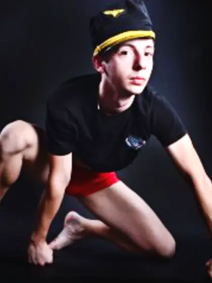 Brunette chuck perform anal