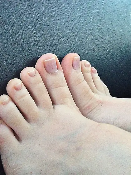 Feet i need to suck on