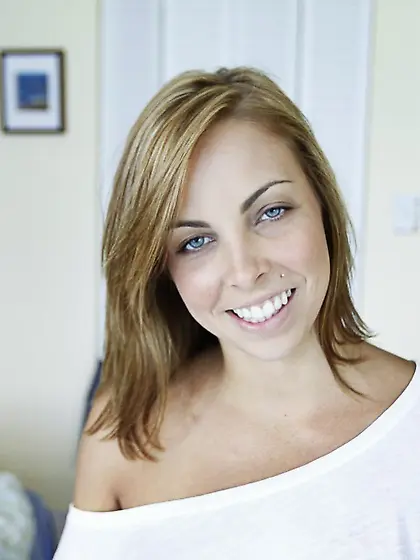 Sassy teenie Krystal Banks is showing her boobs and doing the de