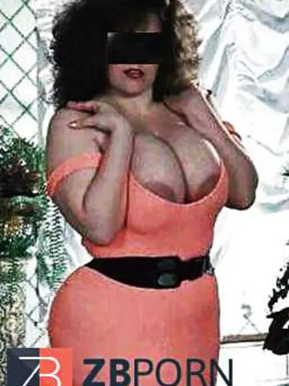 Yam-Sized white culos dressed