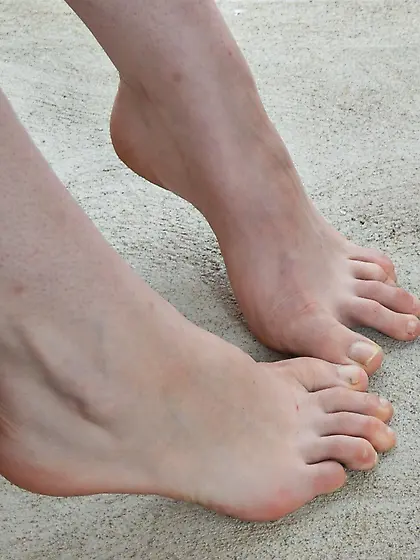 Feet i need to suck on