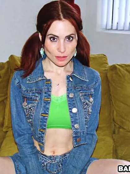 Red haired slut Ginger Lee shows her full tits and pink pussy st