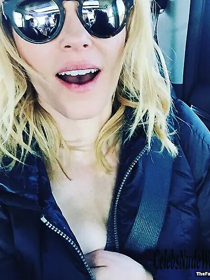 Elizabeth Banks Nude