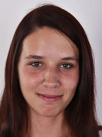 Babe isn't scared to get rid of clothes and stay naked in front