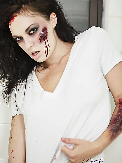 Zombie virus hot brunette