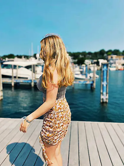 Morgan Thompson Busty Nonnude Cutie