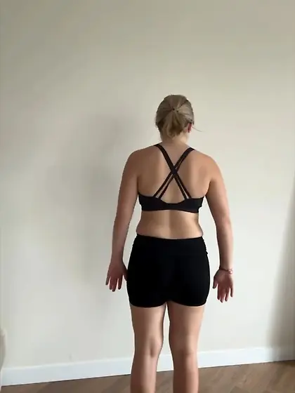 Petite teen Roos in the gym