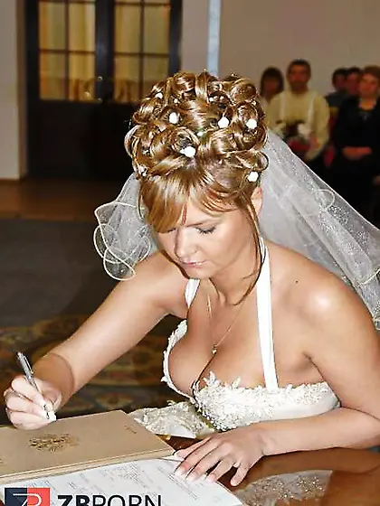 Les salopes ( no hooter-slings )