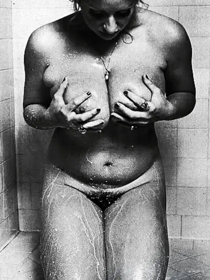 Chubby busty slut opens