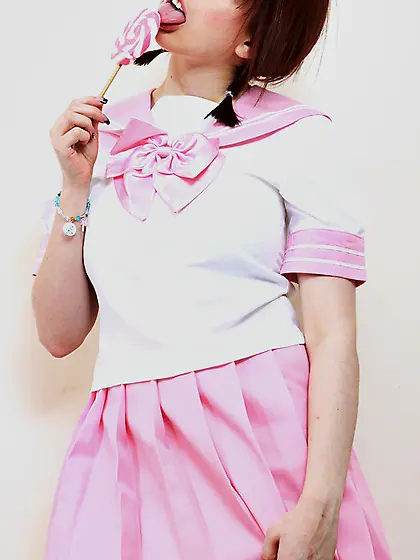 Babe likes dress innocently