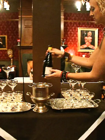 Deep-throating dame eat pussy