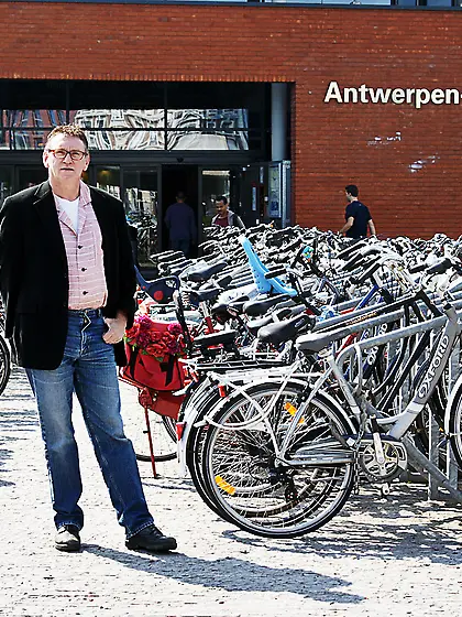 Horny senior fucks cute