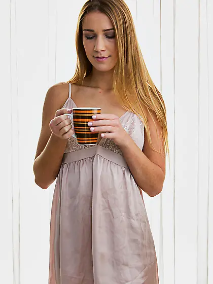 Alluring blonde luscious body