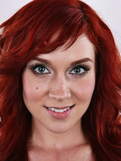 Slut with red hair doesn't feel embarrassed to strip naked and s