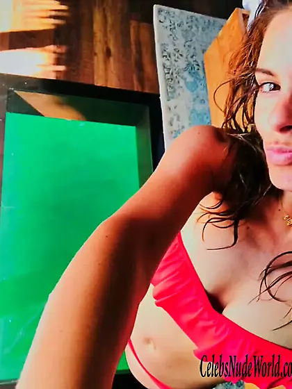 Maria Menounos Sexy