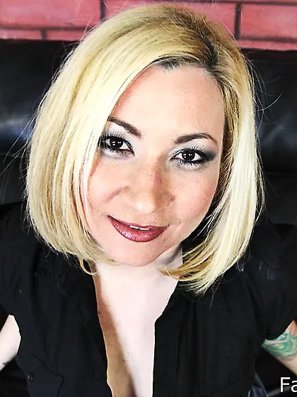 Bootleg throws collar bitch