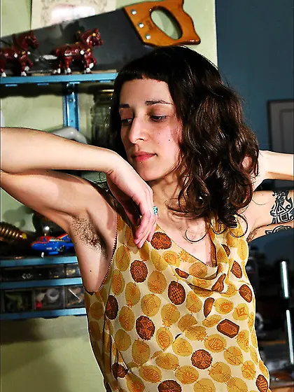 Sexyyoung hairy hippie girl