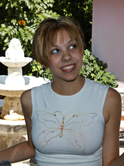 Short hairred teen babe Aidan Layne moans hard as she gets ramme