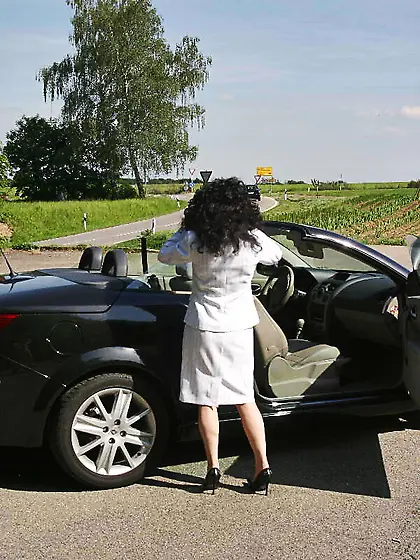 MILF Pissing German Isabel from Europe