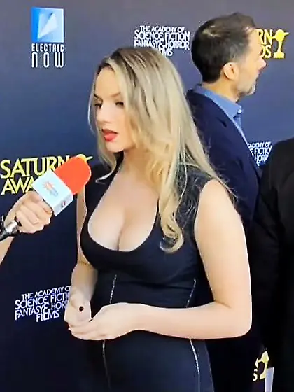 Dafne Keen mega collection