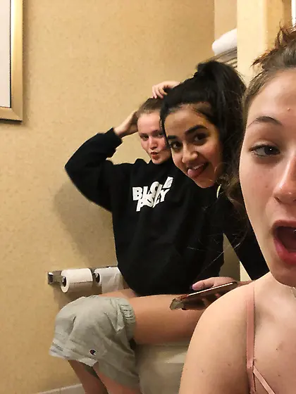 Pissing girls