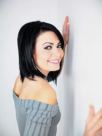 Lila Allure likes doing oral job and she again brings guy to exp