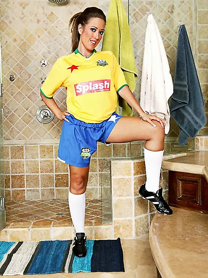 Big racked soccer babe Capri Cavalli gets her wet hole penetrate