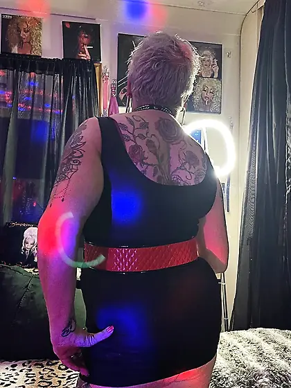 SHIRLEY DISCO SLUT
