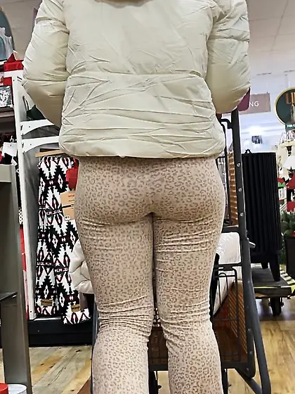 Hot Rich Blonde Pawg Spandex