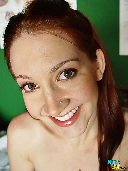 Redhead strips hitachi clit