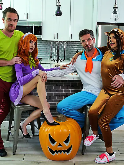 Scooby-doo gang enjoys lustful