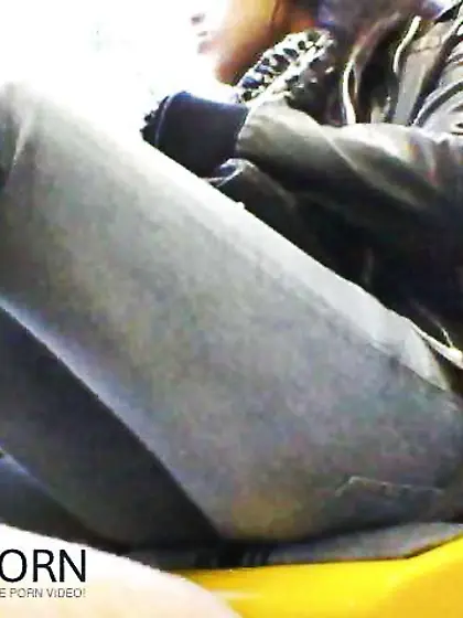 Voyeur Grasp Woman Rump Scissor Wring