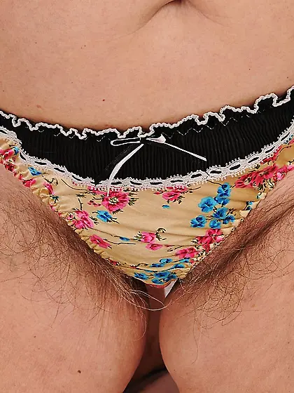 Sexy young Tess visits