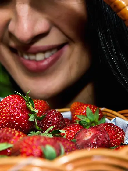 Horny brunette teen Katya AC is alone alfresco self satisfying w