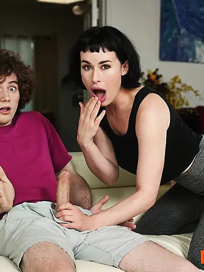 Fit MILF can't train without stepson's dick