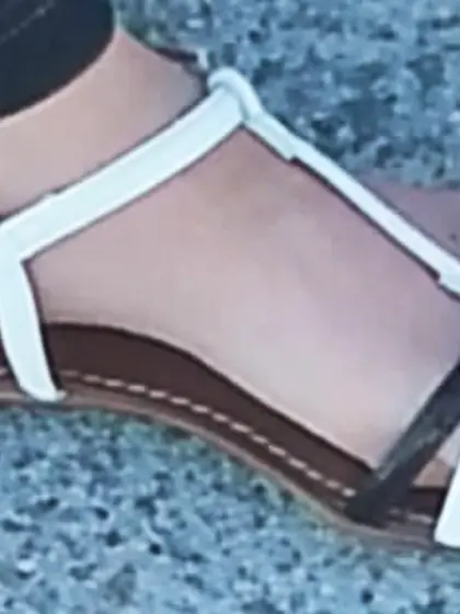 Voyeur Teen feet foot barefeet barefoot toes soles