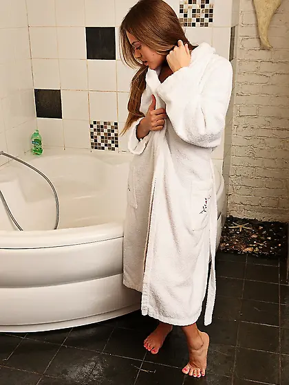 Sexy little teen Willa