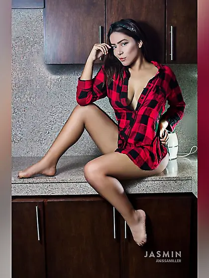 Big tits 18yo fingering