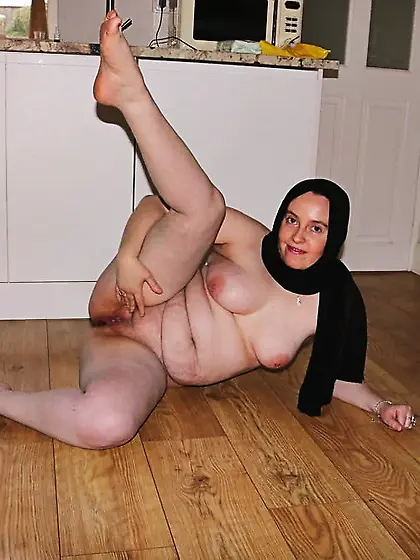 Posing nude in Hijab