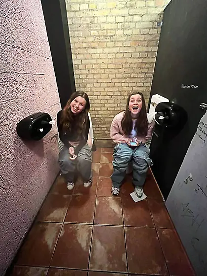 Pissing girls