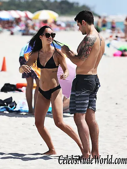 Cara Santana's bikini pics