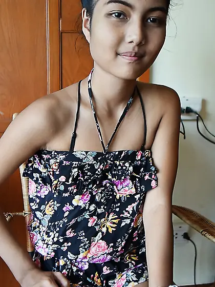 Pauw is just about the cutest Asian brunette in the world