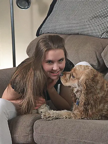 Sweet babe teases gray