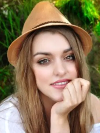 Brunette Teen 1Tempteyes Roleplay.