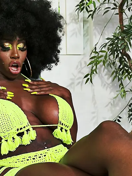 One guy presses against her moist tongue as other RIPS HER PUSSY