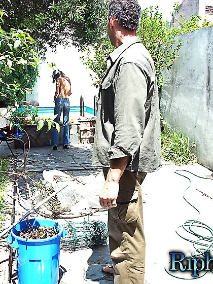 Gardener hot sun tanning