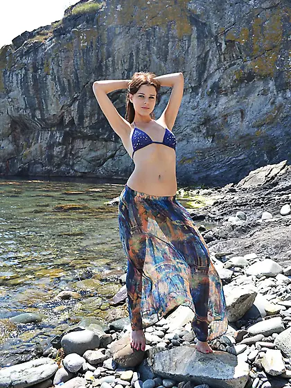 The turning on outdoor session with Valeria A???s pussy, ass and